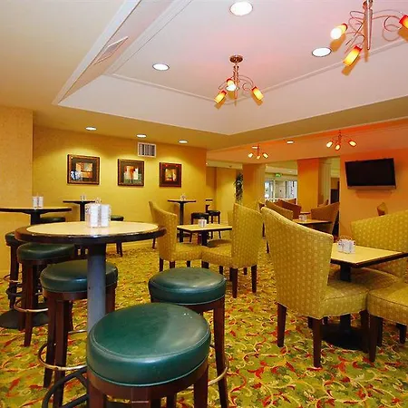 Clarion Hotel Portland International Airport 